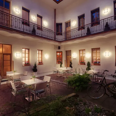 City Residence Apartment Hotel מלון 4*