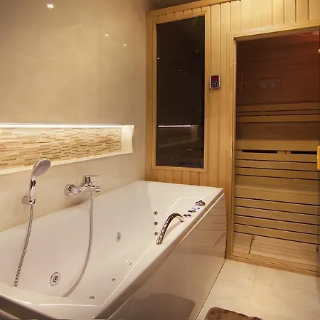 City Residence Apartment Hotel 4* קושיצה