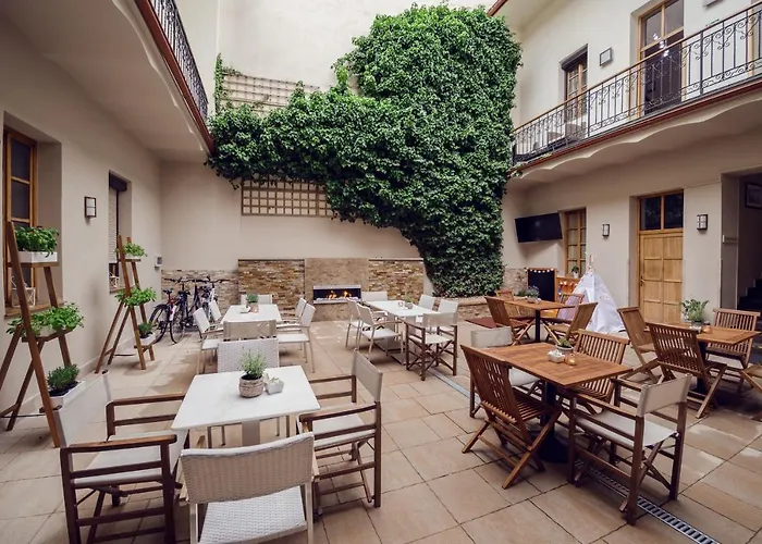 ホテル シティ レジデンス コシツェ