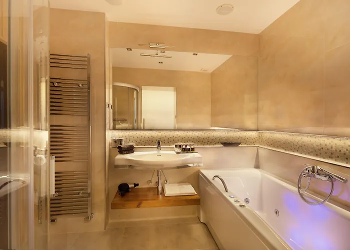 シティ レジデンス 4*