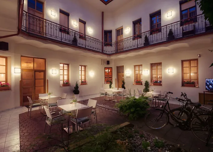 シティ レジデンス ホテル 4*